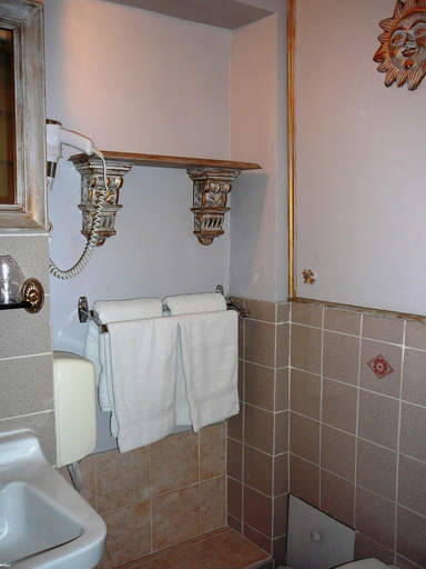 Bathroom 4, Hôtel du Fiacre, Vaucluse