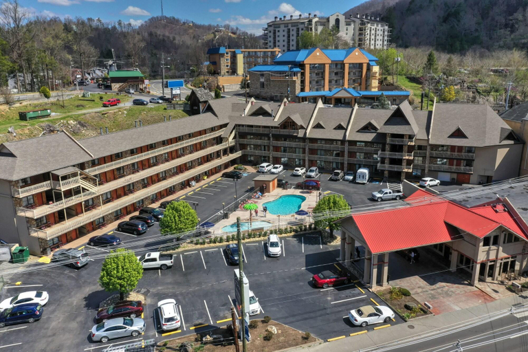 Exterior & Views 2, Crossroads Inn Suites, Sevier