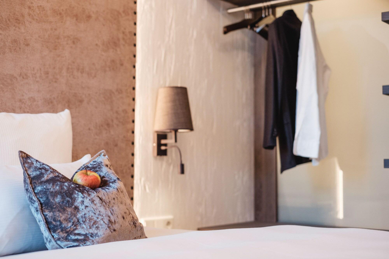 Bedroom 3, Eriks Hotel, Freising