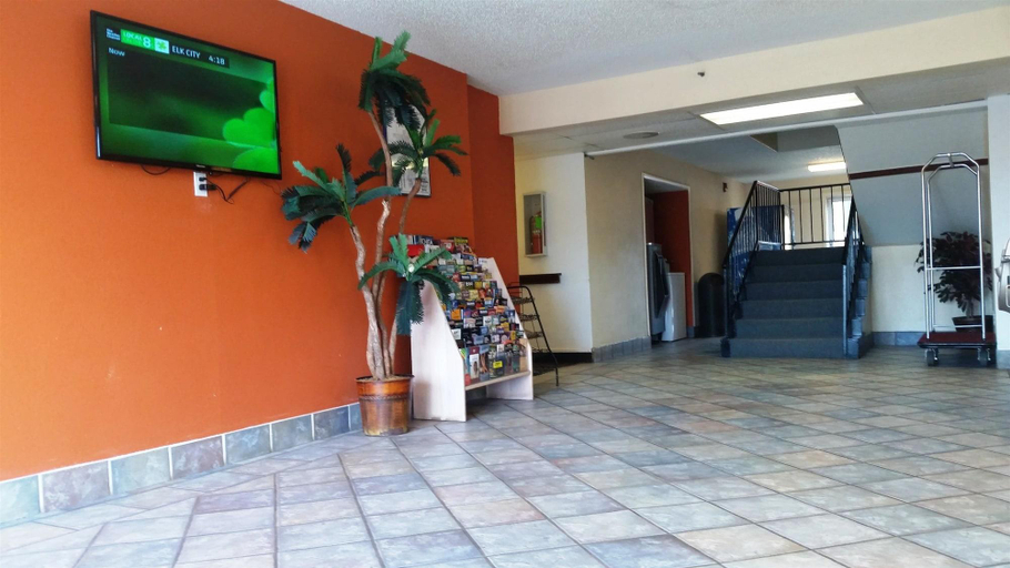 Public Area 2, Motel 6 Elk City, OK, Beckham