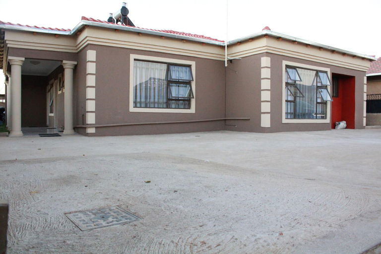 Exterior & Views, M n M Guest House in Polokwane Turfloop, Capricorn