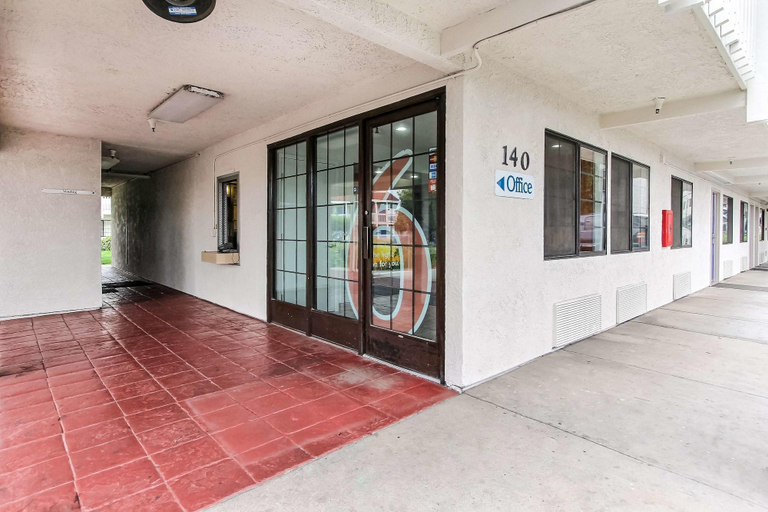 Public Area, Motel 6 Salinas, CA - North Monterey Area, Monterey