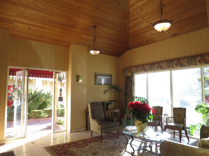 Public Area 2, Country Inn, San Bernardino