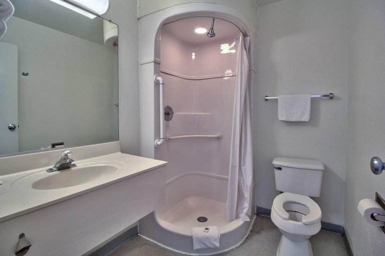 Bathroom 4, Motel 6 Douglas, Cochise