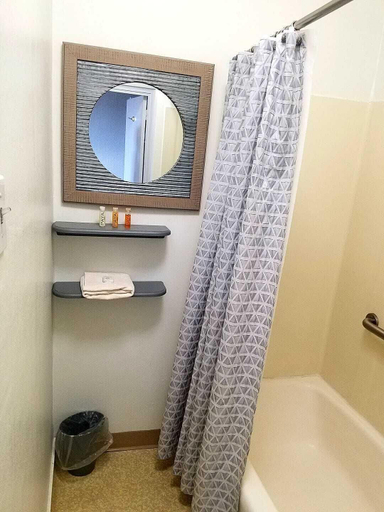 Bathroom 4, Monte Villa Hotel, Rio Grande