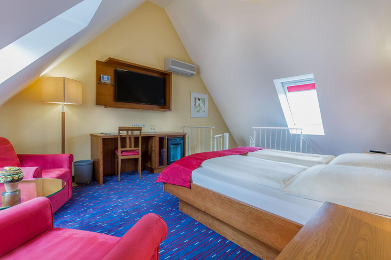 Bedroom 3, Hotel am Schillerpark, Esslingen