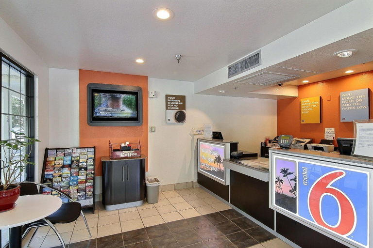 Public Area 3, Motel 6 Thousand Oaks, CA, Ventura