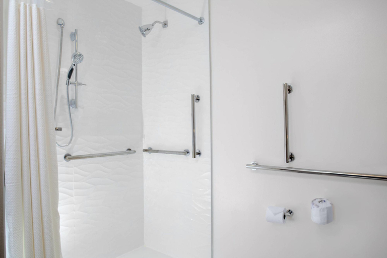 Bathroom 4, Courtyard by Marriott DeLand Historic Downtown, Volusia