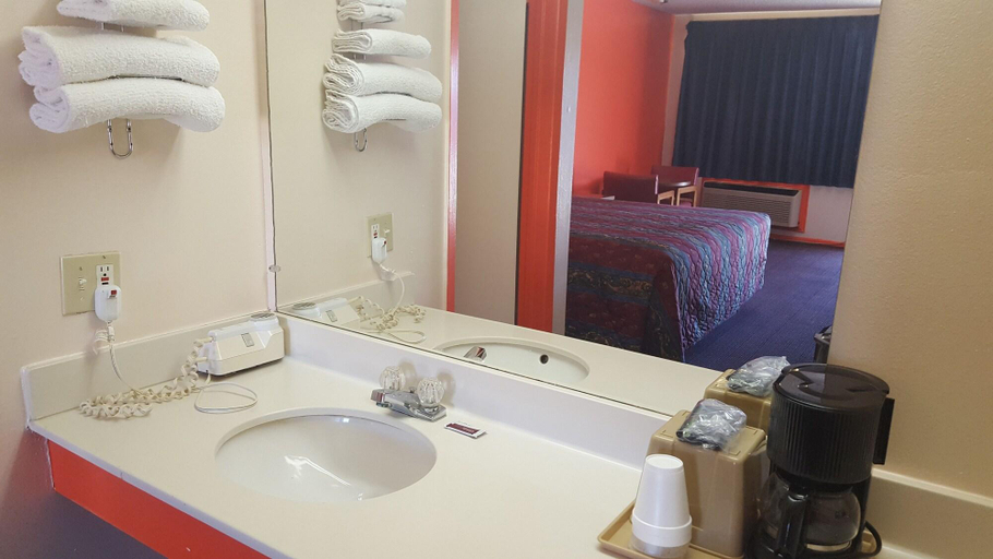 Bathroom 4, Hotel Breckenridge, Stephens