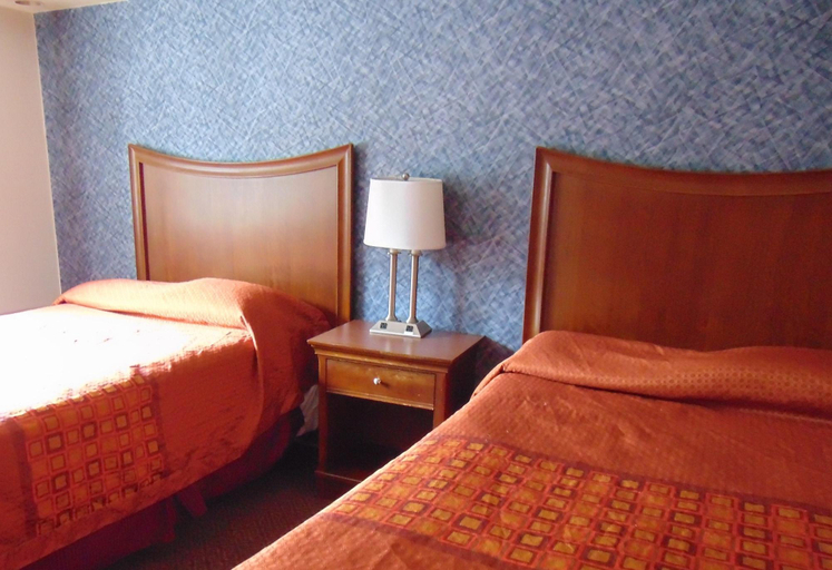 Bedroom 2, La Mirage Motor Inn, Middlesex