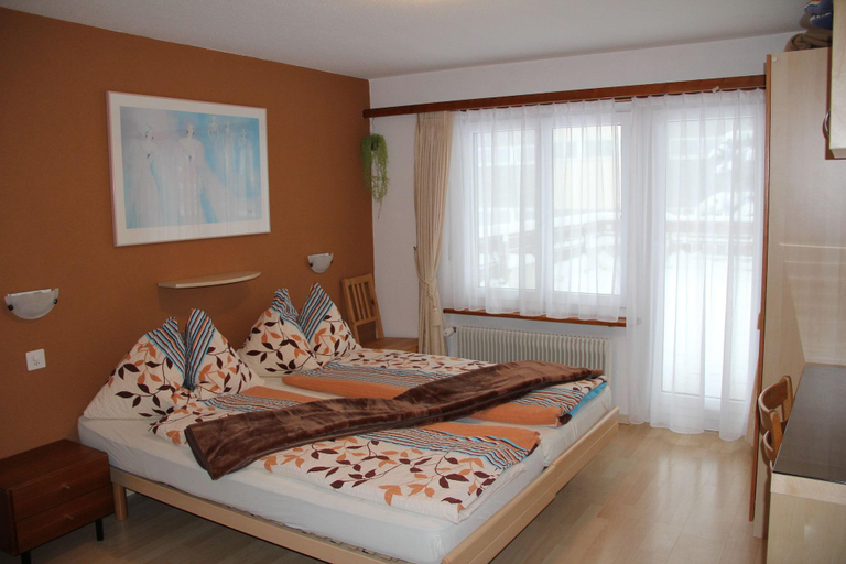 Bedroom 2, Pension Heino, Visp