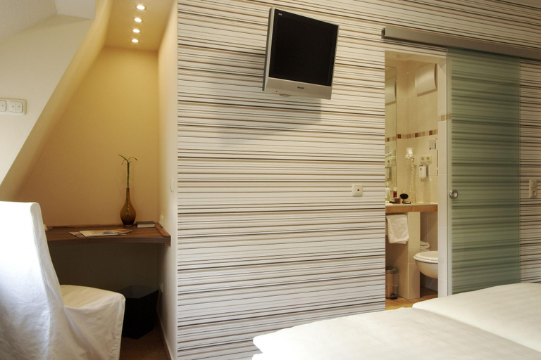 Bathroom 3, Flair Hotel zum Bären, Rheingau-Taunus-Kreis