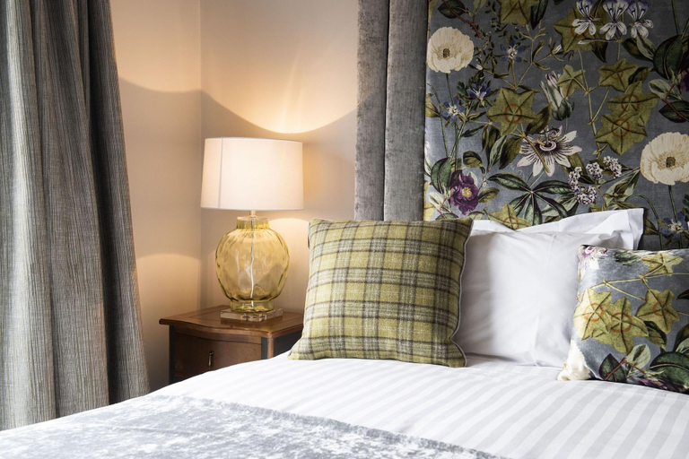 Bedroom 3, Peak Edge Hotel , Derbyshire