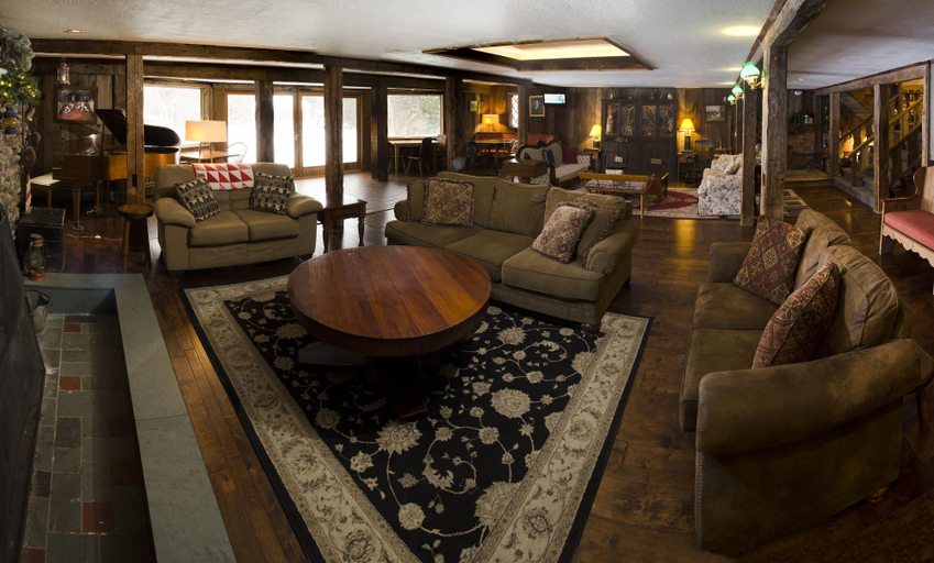 Public Area 3, Summit Lodge, Rutland
