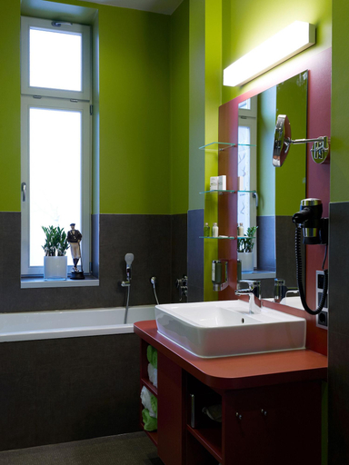 Bathroom 5, Konsum Berghotel Oberhof, Schmalkalden-Meiningen