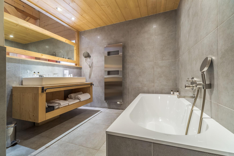 Bathroom 4, Flocons De Sel, Haute-Savoie