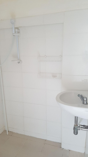 Bathroom 3, Sandman hotel and Sports bar, Pattaya