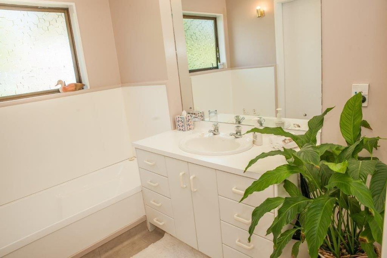 Bathroom 4, B&B on Marlowe, Waipa