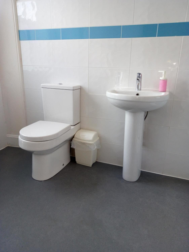 Bathroom 4, The Royal Hotel, Scottish Borders