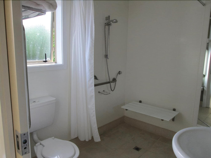 Bathroom 5, Shortland Court Motel, Thames-Coromandel