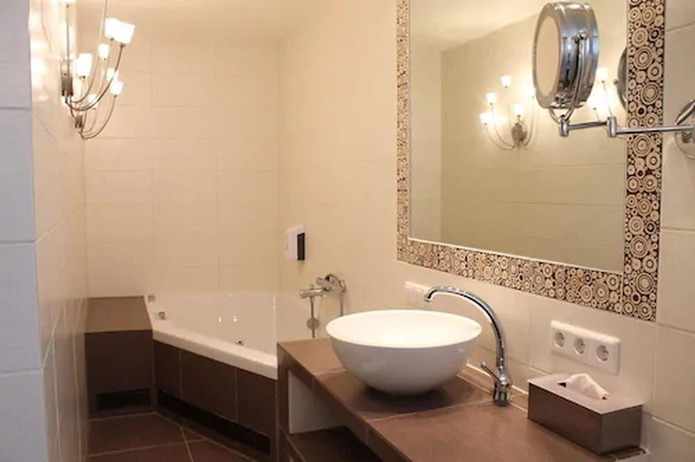 Bathroom 3, Moselromantik Panorama, Cochem-Zell