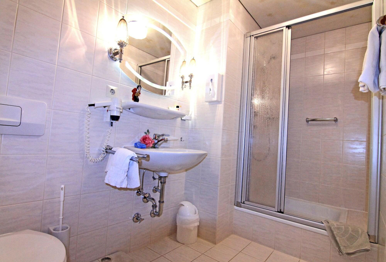 Bathroom 4, Weingärtner, Calw