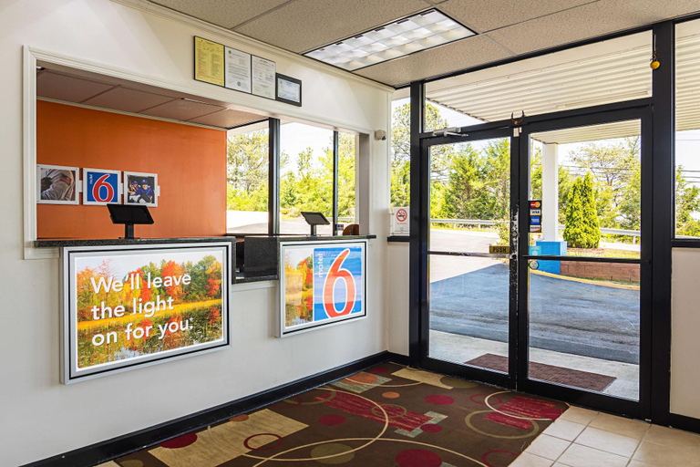 Public Area 5, Motel 6-Cleveland, TN GA, Bradley