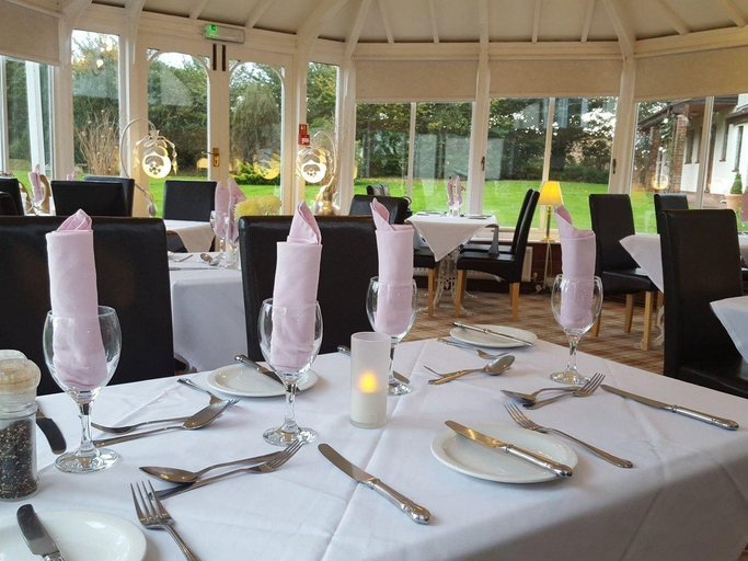 Food & Drinks 5, Apple Tree Hotel, Somerset