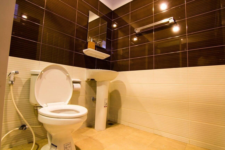 Bathroom 4, Dae Ma Place, Muang Nonthaburi