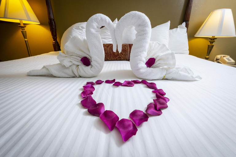 Bedroom 3, Brandywine River Hotel, Delaware