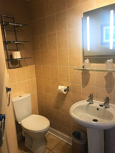 Bathroom 4, Marina Court, Dorset