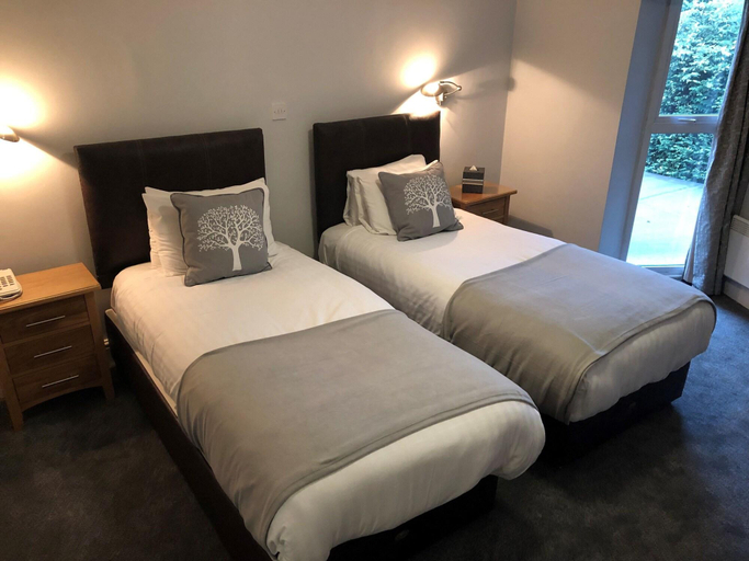 Bedroom 2, Beeches Hotel Leisure Club and Spa, Nottinghamshire