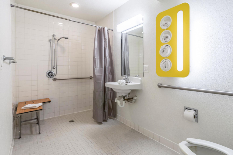 Bathroom 4, Motel 6 El Centro, Imperial