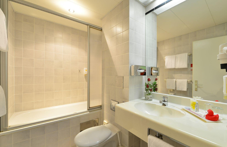 Bathroom 4, ACHAT Hotel Suhl, Suhl