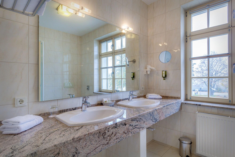 Bathroom 4, SeeHotel Großräschen, Oberspreewald-Lausitz