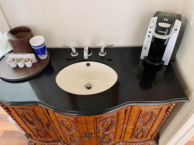 Bathroom 4, Casa Marina Hotel, Duval