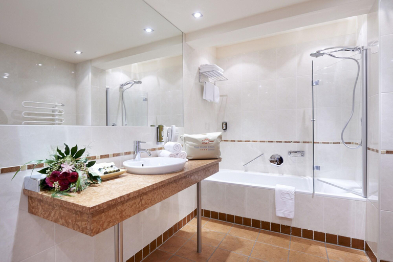 Bathroom, Das Hotel Eden Seefeld, Innsbruck Land