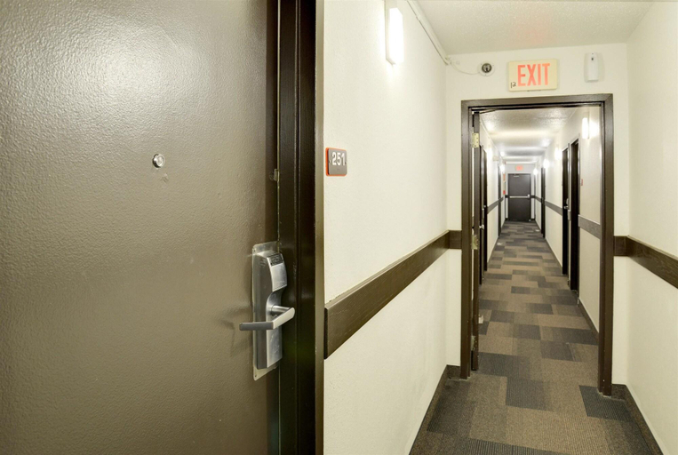 Public Area 3, Motel 6 Toledo, OH, Lucas