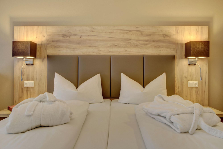 Bedroom 4, Forellenhof, Regen