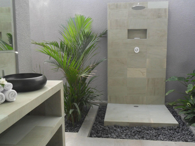 Bathroom 5, Jublu Hotel, Buleleng