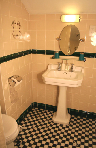 Bathroom 4, Telstar Guest House, Devon
