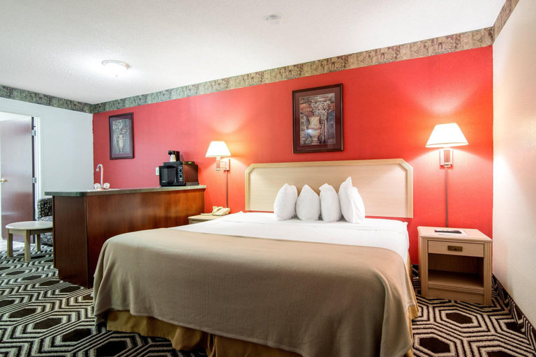 Sport & Beauty, Days Inn By Wyndham Kentland, Newton