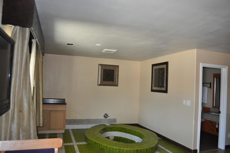 Bedroom 3, Rocky Inn Motel, Los Angeles
