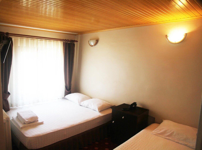 Bedroom 3, Boss 2 Hotel, Eceabat