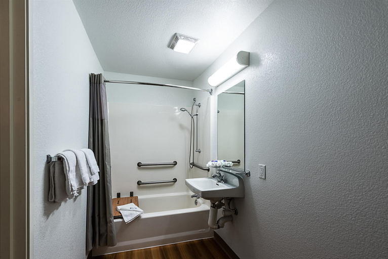 Bathroom 4, Motel 6 Reno Airport Sparks, Washoe
