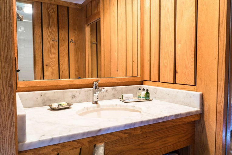 Bathroom 3, Leland Lodge, Leelanau