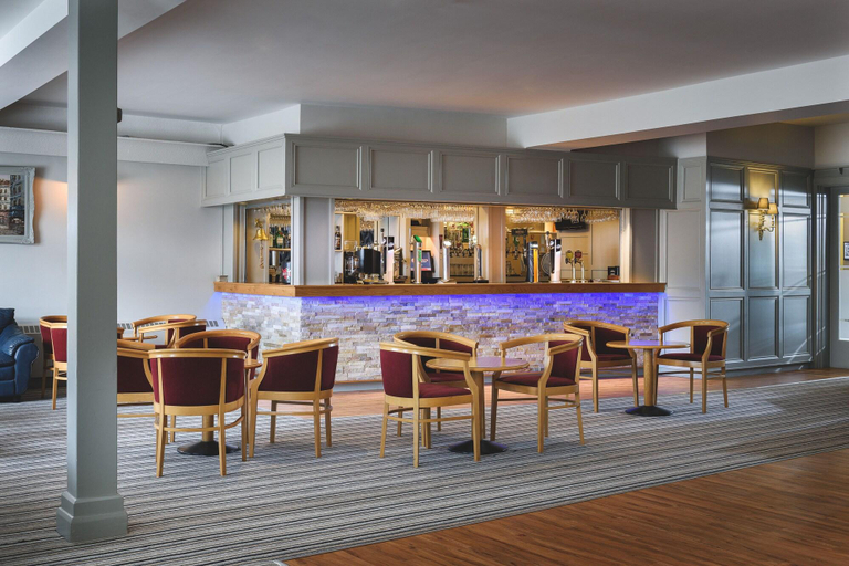 Food & Drinks 5, Kilbirnie Hotel, Cornwall