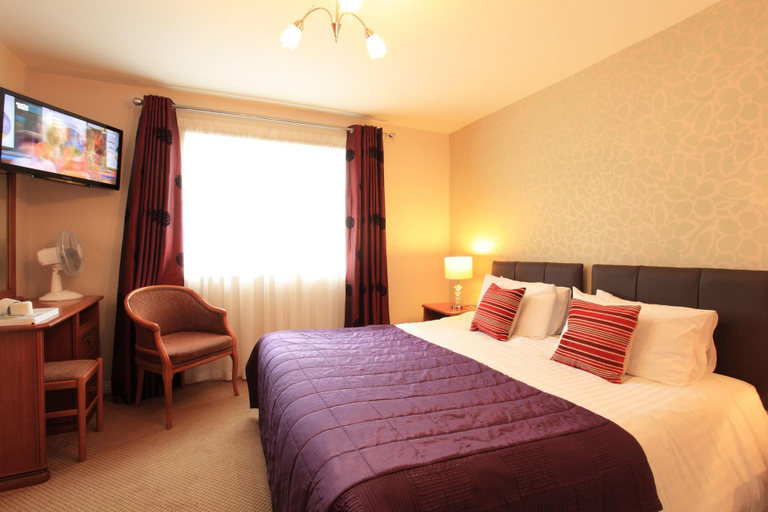 Bedroom 3, Foleys