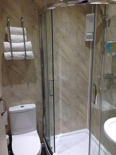 Bathroom 4, Lindum Lodge, Torbay