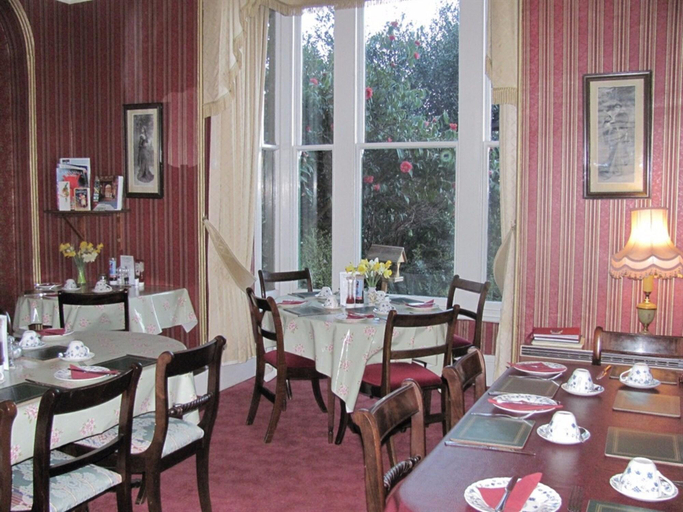 Food & Drinks 5, Penrose B B, Cornwall